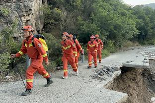 达米安对小图拉姆打趣：尽管你还没感谢我助攻，但我仍想助攻更多